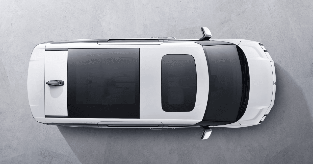 Zeekr 009 MPV fullsize thuần điện Chiều dài 5,209mm , chiều rộng 2,024mm, và chiều cao 1,848mm, cùng chiều dài cơ sở 3,205mm.